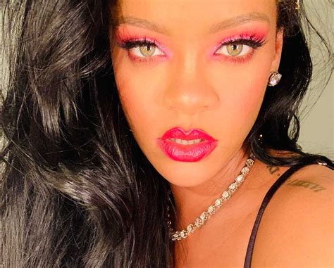 Rihanna İnstagram Picukinbi